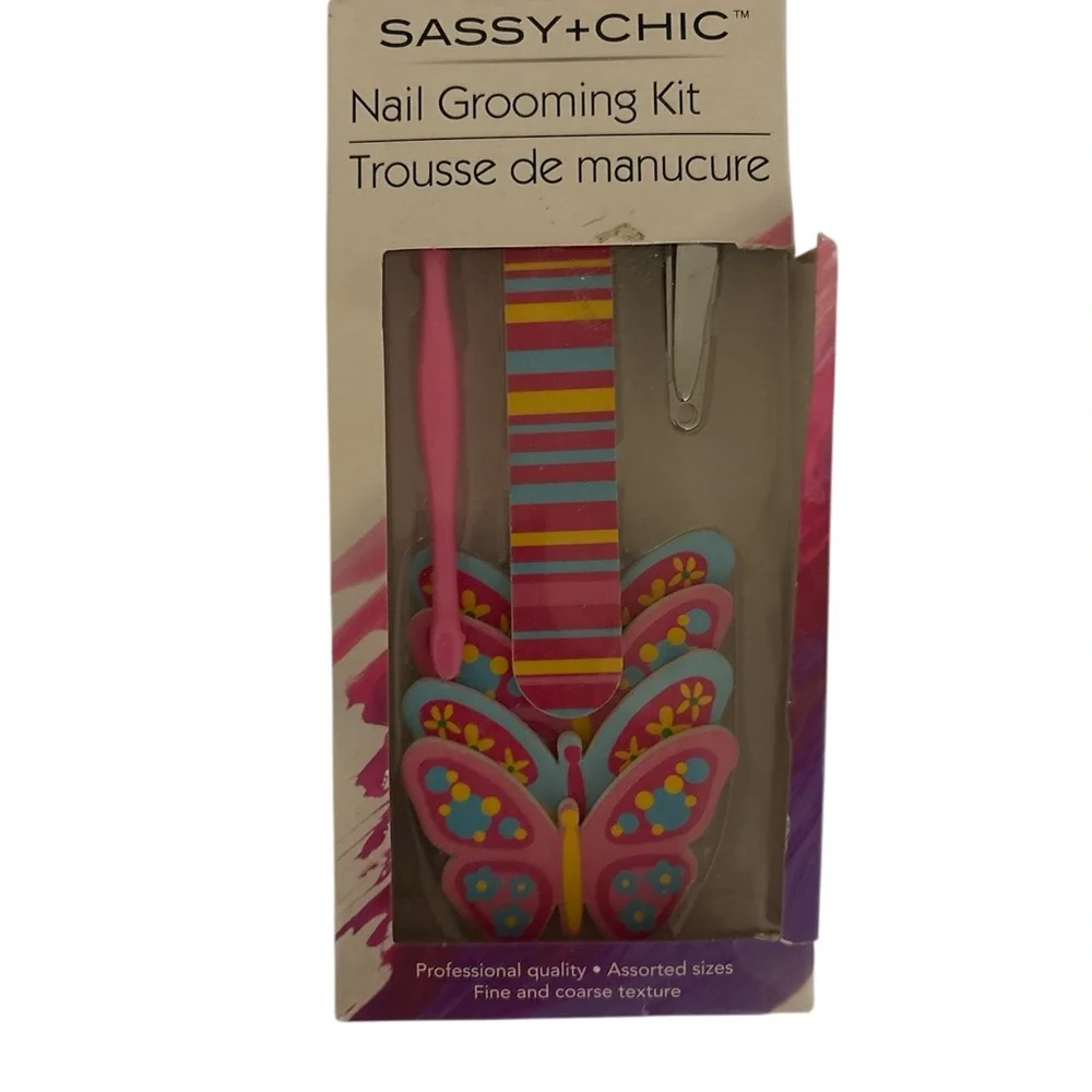 Sassy+Chic Cosmetic Bag Set of 2 Bags (Large & Small) and Nail Grooming Kit